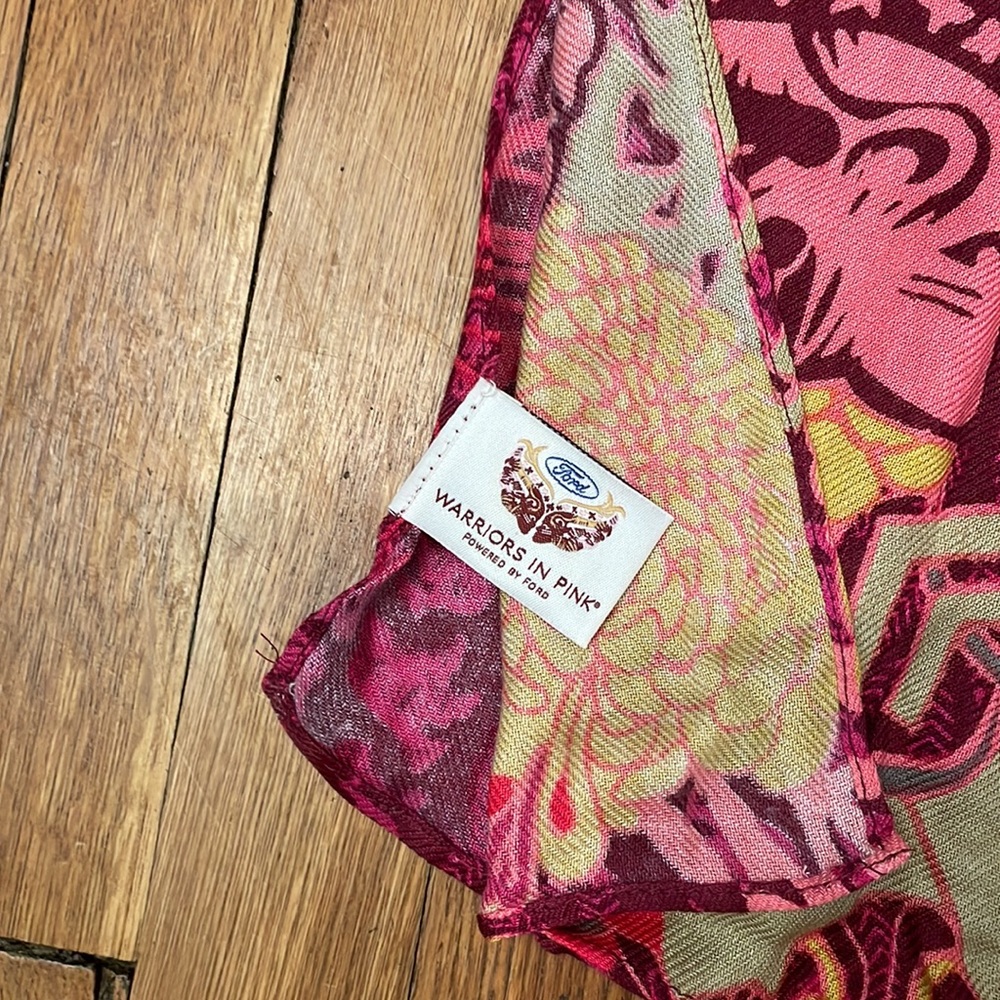 Women’s Pink Graphic Design Printed Scarf. NEW - Picture 3 of 4